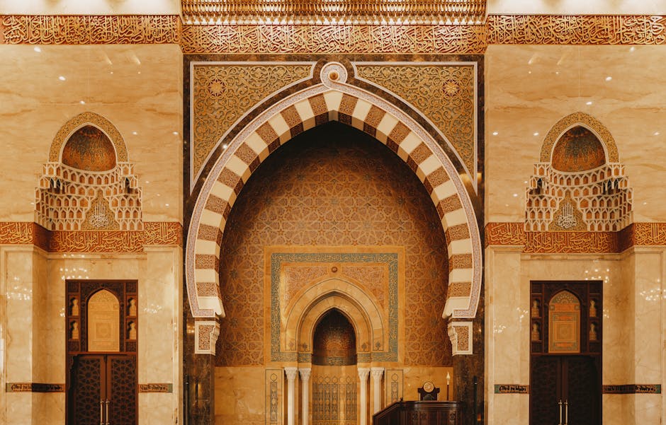 Explore the intricate Islamic architecture of Sendayan Mosque, showcasing beautiful geometric patterns and designs.